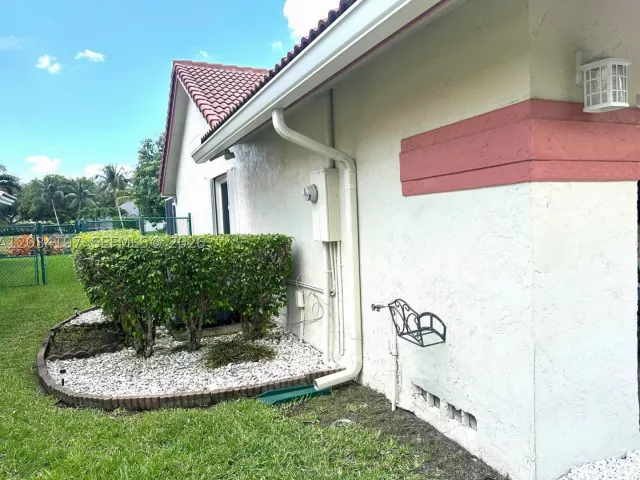 Продажа дома по адресу 16328 NW 11th St - фото 8919478