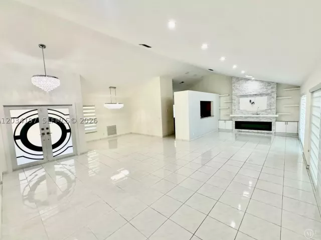 Продажа дома по адресу 16328 NW 11th St - фото 8919484