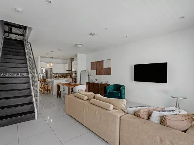 Продажа дома по адресу 10260 NW 63 Terrace 213 - фото 8877818