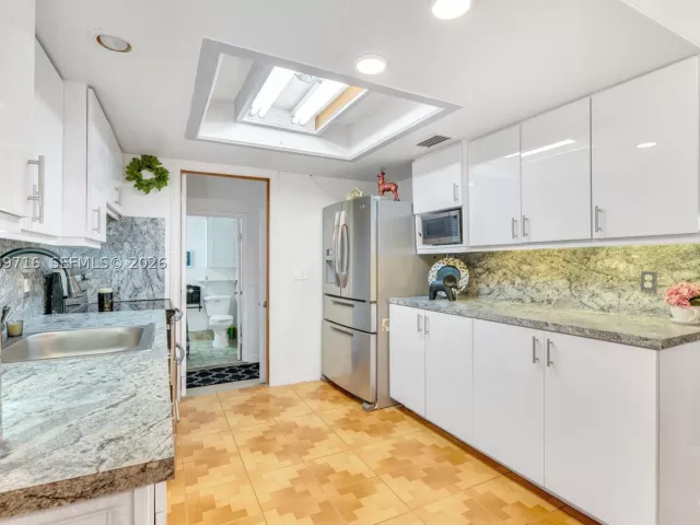Продажа дома по адресу 551 NW 99th Way - фото 8923287