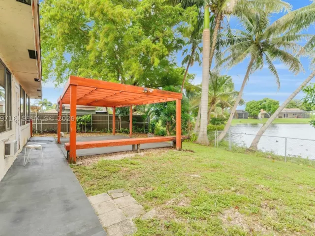 Продажа дома по адресу 551 NW 99th Way - фото 8923277
