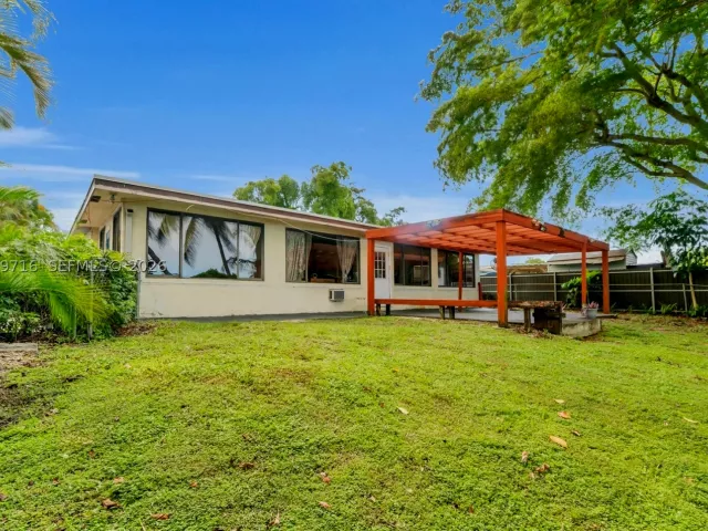 Продажа дома по адресу 551 NW 99th Way - фото 8923278