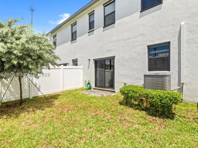 Продажа дома по адресу 20380 NW 5th Ct - фото 8984757