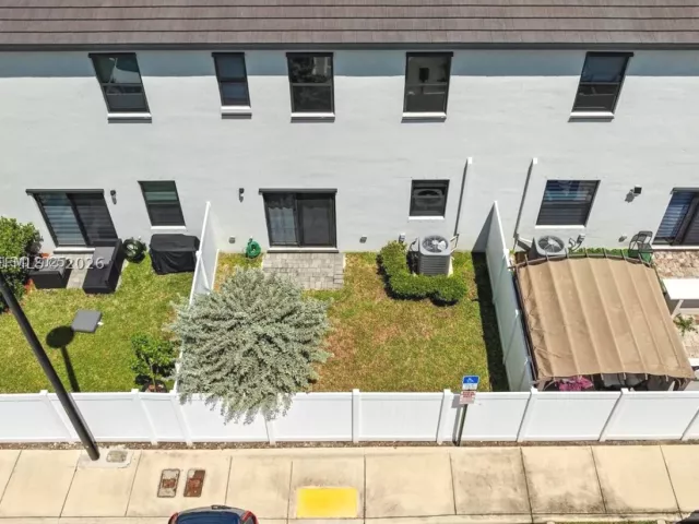 Продажа дома по адресу 20380 NW 5th Ct - фото 8984762
