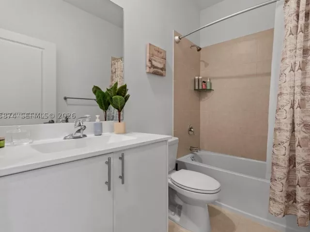 Продажа дома по адресу 20380 NW 5th Ct - фото 8984779