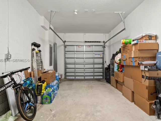 Продажа дома по адресу 20380 NW 5th Ct - фото 8984783