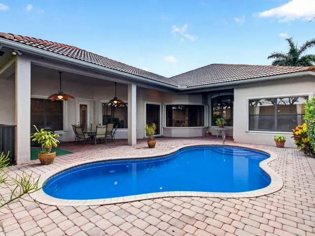 Продажа дома по адресу 16211 Rosecroft Terrace - фото 8927468