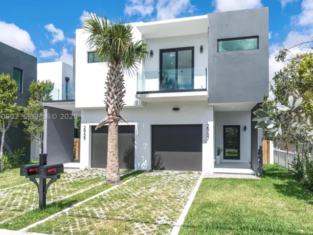 Продажа дома по адресу 2939 SW 21st st - фото 8896640