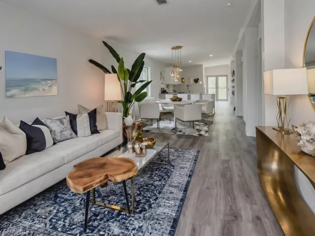 Продажа дома по адресу 8019 NW 8th Avenue - фото 8859582