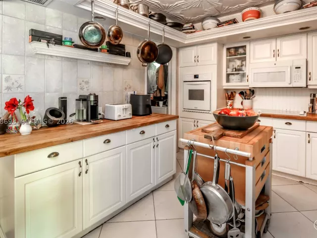 Продажа дома по адресу 1251 Buchanan St - фото 8877741