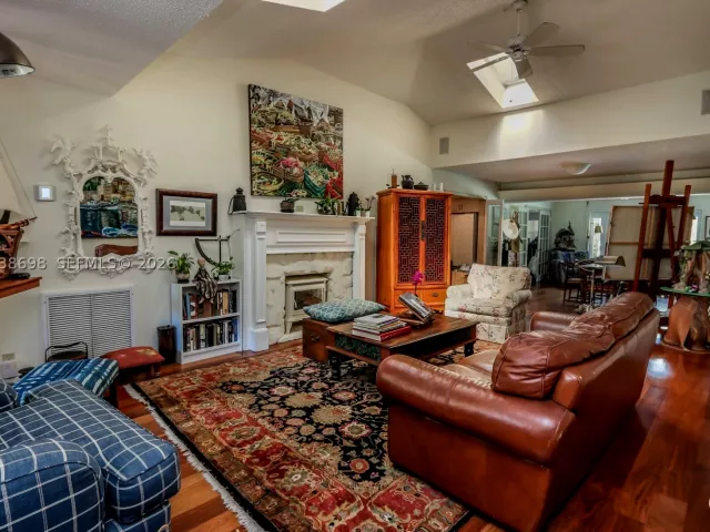 Продажа дома по адресу 1251 Buchanan St - фото 8877735