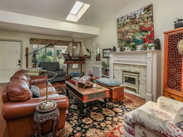 Продажа дома по адресу 1251 Buchanan St - фото 8877737