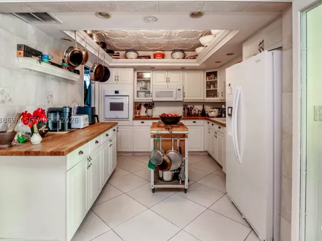 Продажа дома по адресу 1251 Buchanan St - фото 8877739