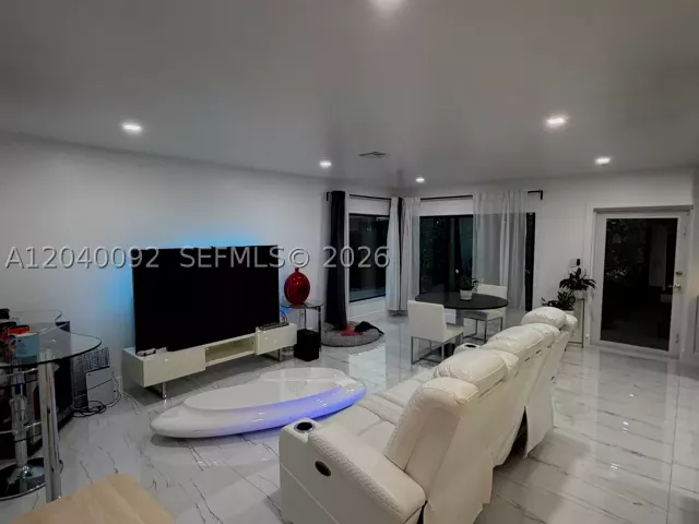 Продажа дома по адресу 854 NW 132nd Ct - фото 8860275