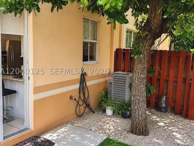 Продажа дома по адресу 12488 SW 122nd St - фото 8860087