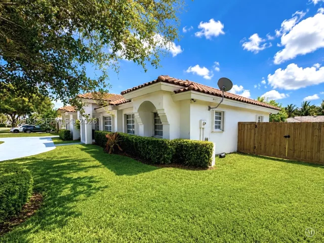 Продажа дома по адресу 15690 SW 153rd Ct - фото 8868253