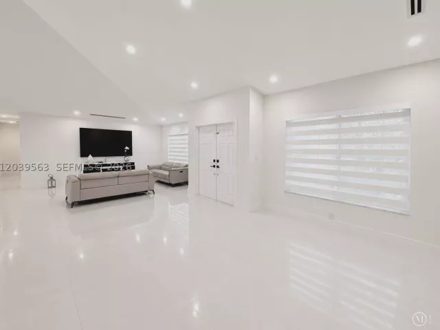 Продажа дома по адресу 15690 SW 153rd Ct - фото 8868256