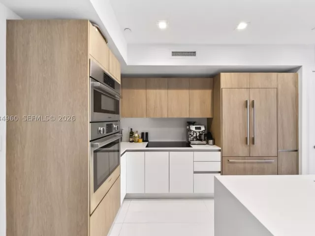 Продажа дома по адресу 455 NE 39th 311 - фото 8925803