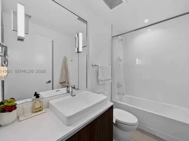 Продажа дома по адресу 455 NE 39th 311 - фото 8925807