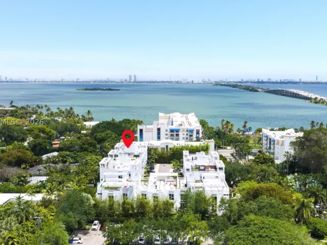 Продажа дома по адресу 455 NE 39th 311 - фото 8925789