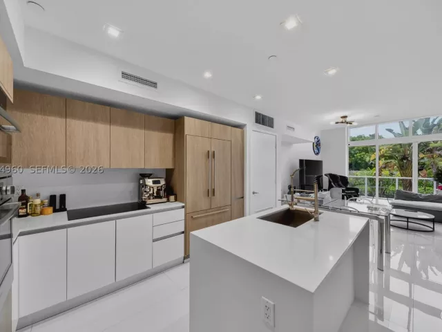 Продажа дома по адресу 455 NE 39th 311 - фото 8925793