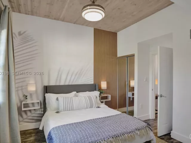 Продажа дома по адресу 421 NE 70th ST - фото 8859883