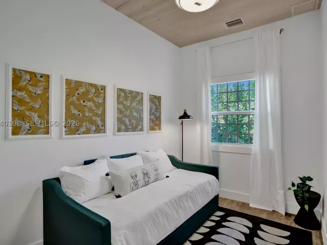 Продажа дома по адресу 421 NE 70th ST - фото 8859886