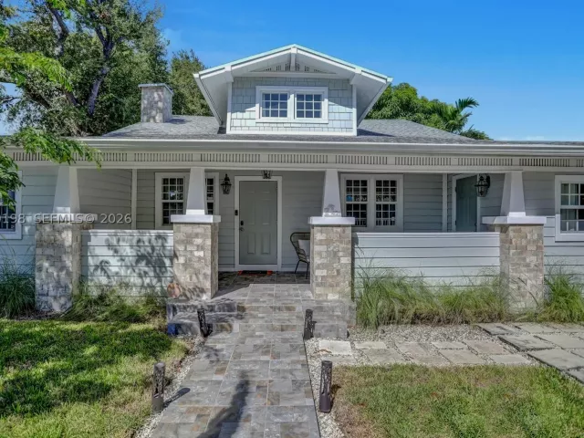 Продажа дома по адресу 421 NE 70th ST - фото 8859874