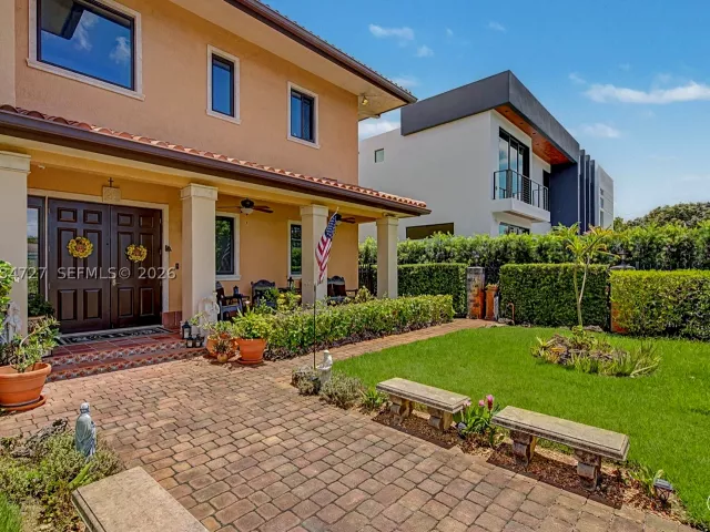 Продажа дома по адресу 4251 SW 11th St - фото 8860291