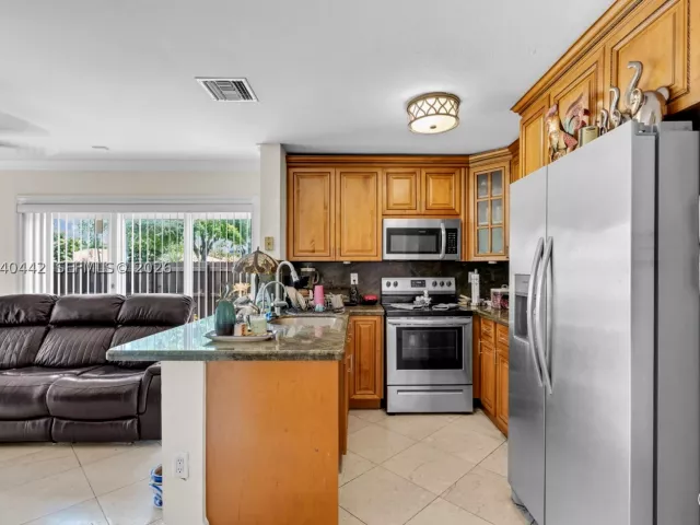 Продажа дома по адресу 10170 NW 54th Ter - фото 8867792