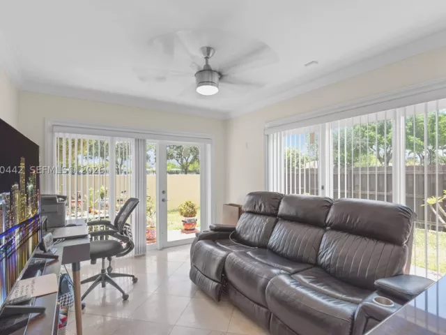 Продажа дома по адресу 10170 NW 54th Ter - фото 8867796