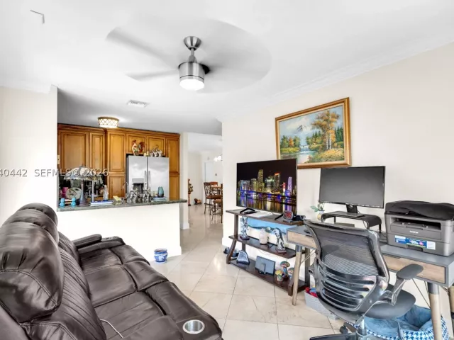Продажа дома по адресу 10170 NW 54th Ter - фото 8867797