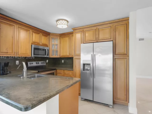 Продажа дома по адресу 10170 NW 54th Ter - фото 8867799