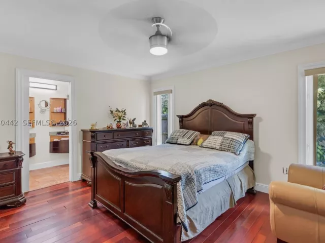 Продажа дома по адресу 10170 NW 54th Ter - фото 8867800