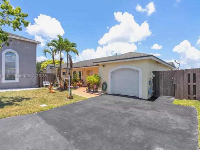 Продажа дома по адресу 10170 NW 54th Ter - фото 8867784