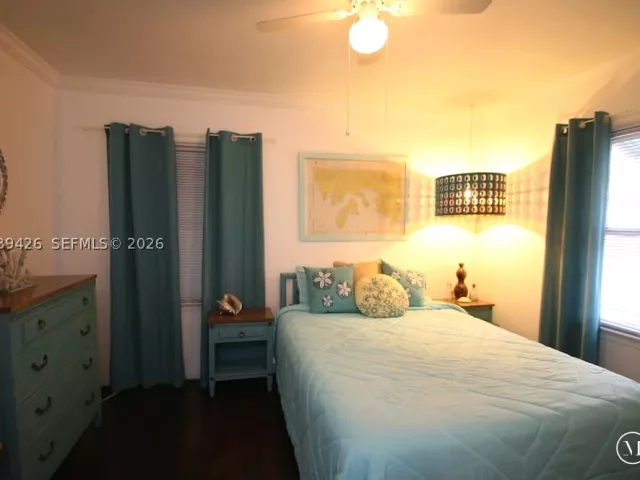 Продажа дома по адресу 100 NE 5th St - фото 8913077
