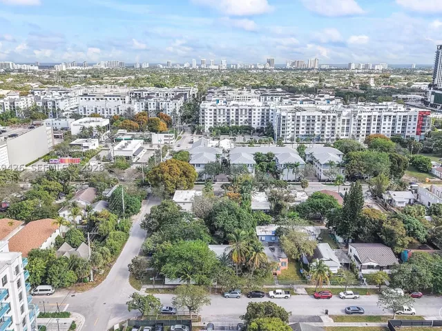 Продажа дома по адресу 100 NE 5th St - фото 8913070