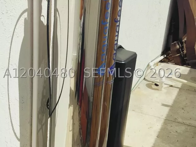 Продажа дома по адресу 4223 NW 32nd Ave - фото 8860826