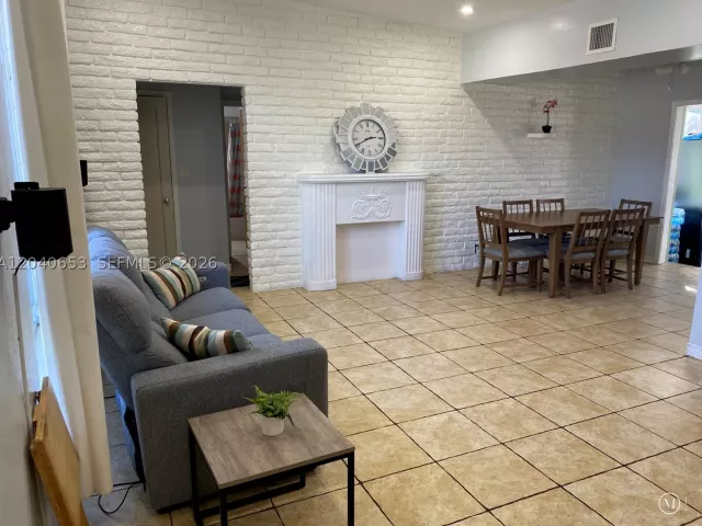 Продажа дома по адресу 540 NW 111 St - фото 8861090