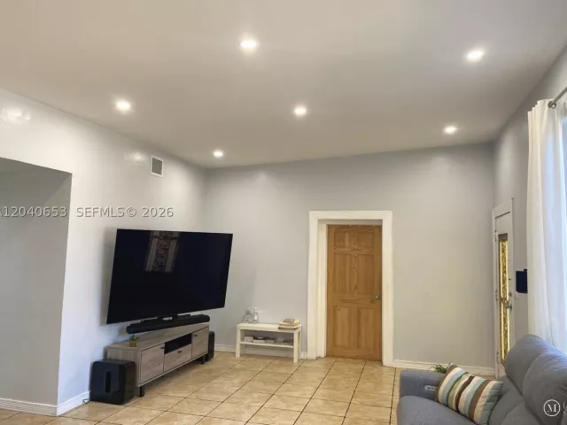 Продажа дома по адресу 540 NW 111 St - фото 8861092