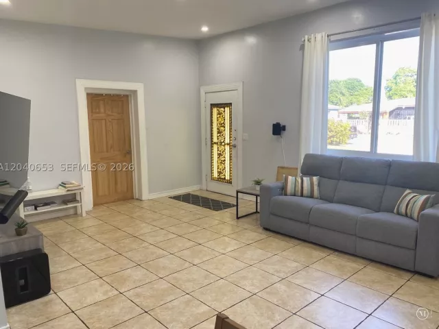 Продажа дома по адресу 540 NW 111 St - фото 8861093