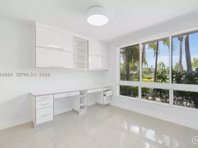 Продажа дома по адресу 10471 NW 66th St - фото 8861487