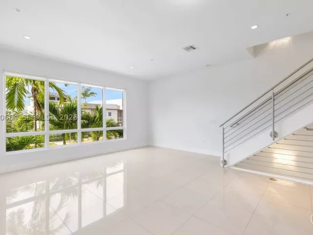 Продажа дома по адресу 10471 NW 66th St - фото 8861496