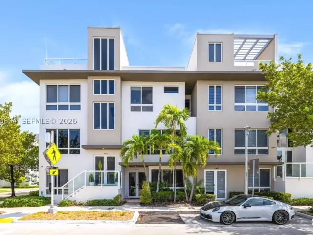 Продажа дома по адресу 10471 NW 66th St - фото 8861479