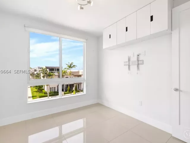 Продажа дома по адресу 10471 NW 66th St - фото 8861482
