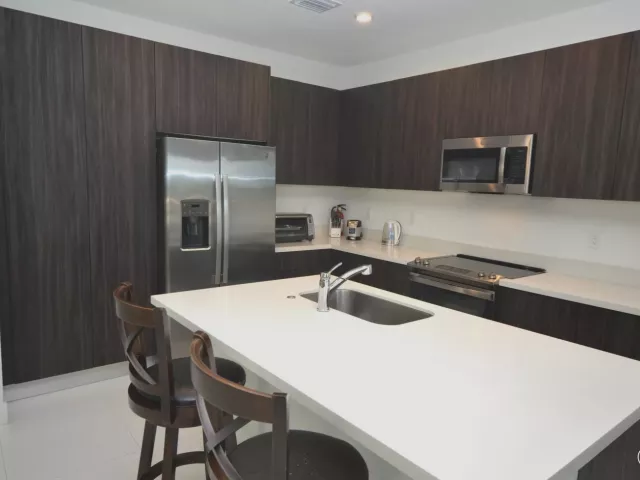 Продажа дома по адресу 15743 SW 136th Terrace - фото 8886389