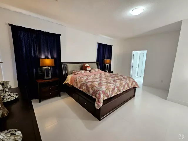 Продажа дома по адресу 15743 SW 136th Terrace - фото 8886392
