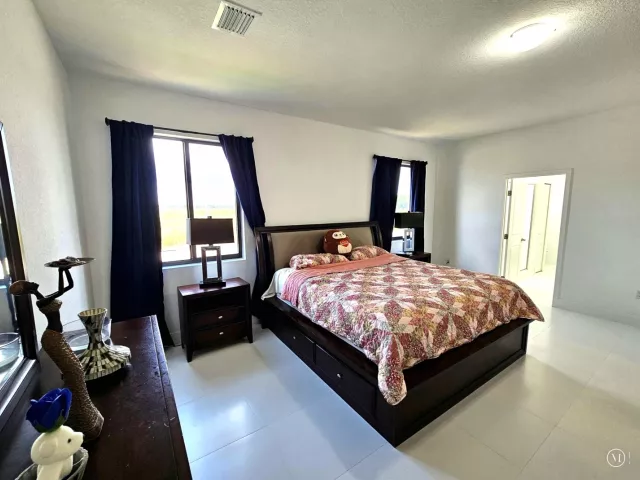 Продажа дома по адресу 15743 SW 136th Terrace - фото 8886393