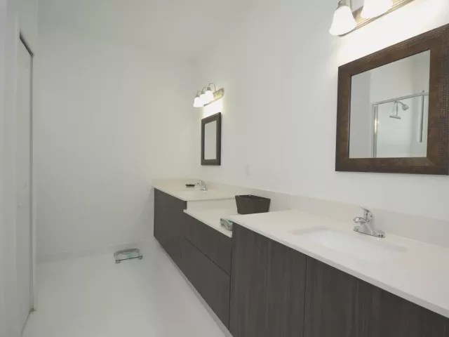 Продажа дома по адресу 15743 SW 136th Terrace - фото 8886396