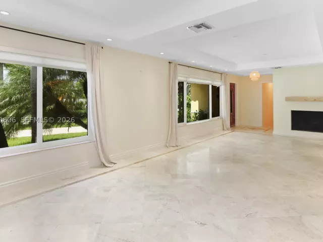 Продажа дома по адресу 1030 Polk St - фото 8868423